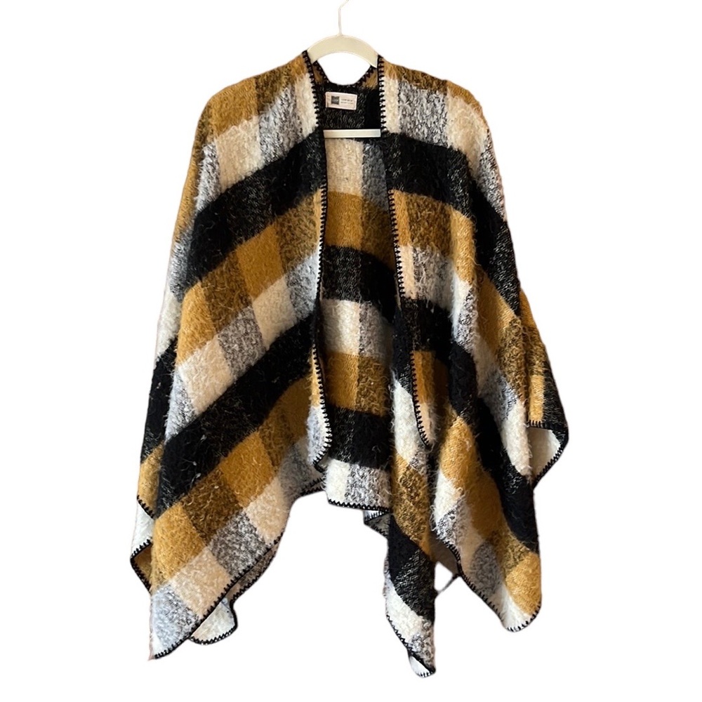 Black and Gold Boutique Sweater